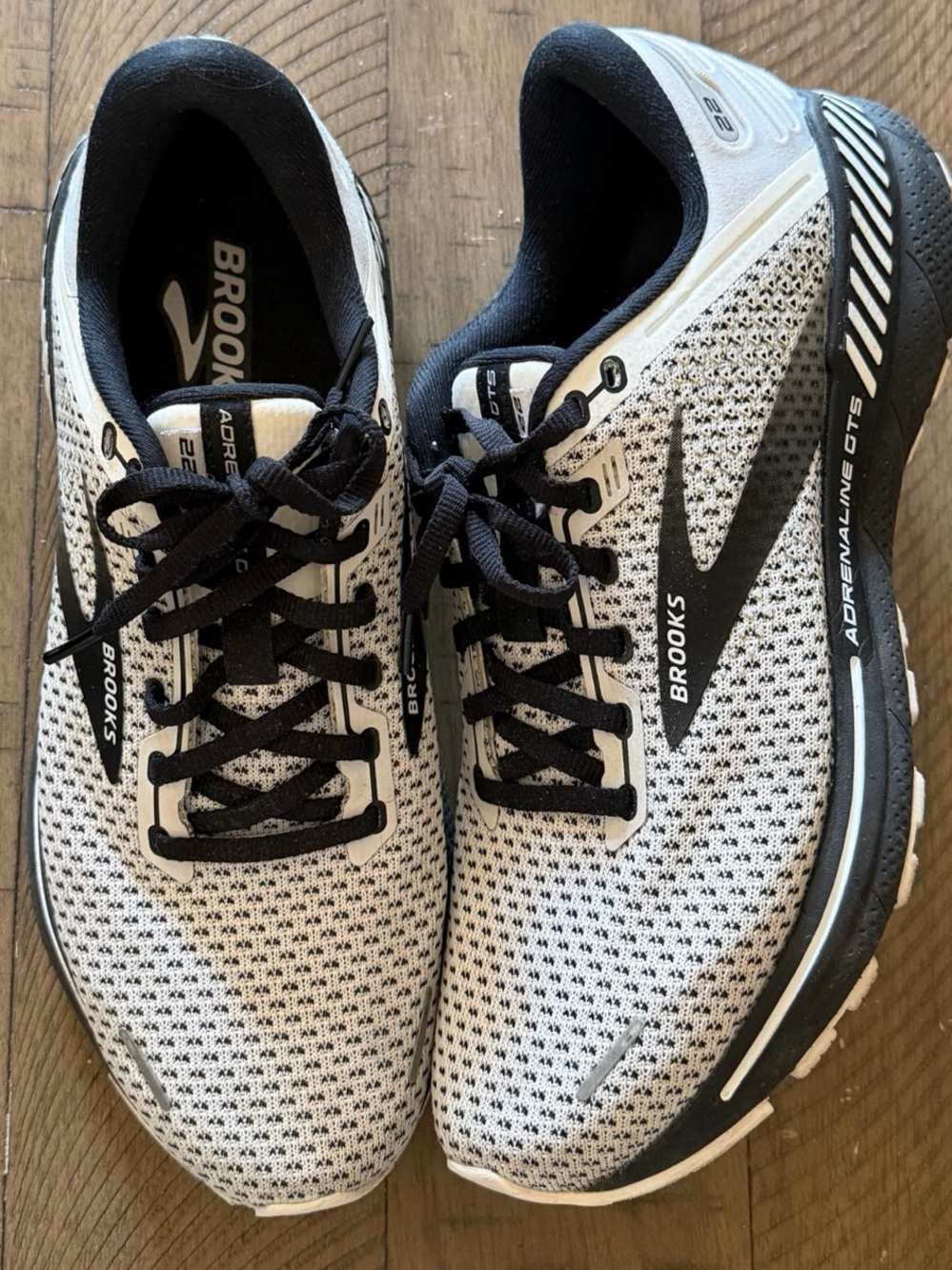 Brooks White and Black Womens Running Shoes - Adrenaline